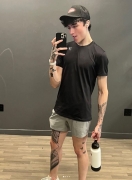 popular-tiktoker-new-collab-fucking-this-cute-ass-boy-from-grindr-2