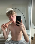 tiktoker-and-youtuber-try-and-fucking-his-ass-with-big-dildo-91